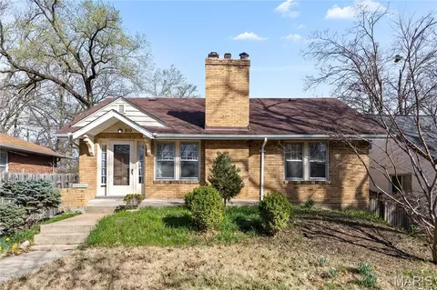810 N Rock Hill Rd, Rock Hill, MO 63119