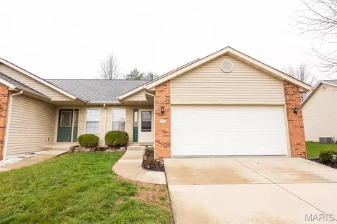 10916 Upland Terrace Dr, Lebanon, IL 62254