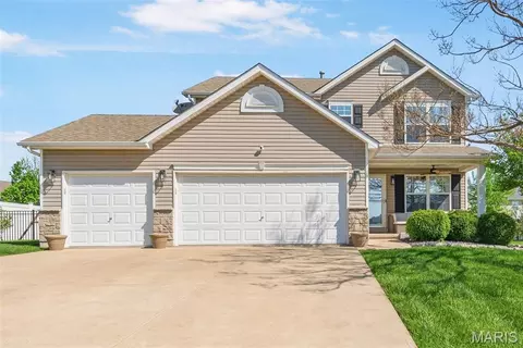 19 Cambridge Ct, Troy, MO 63379