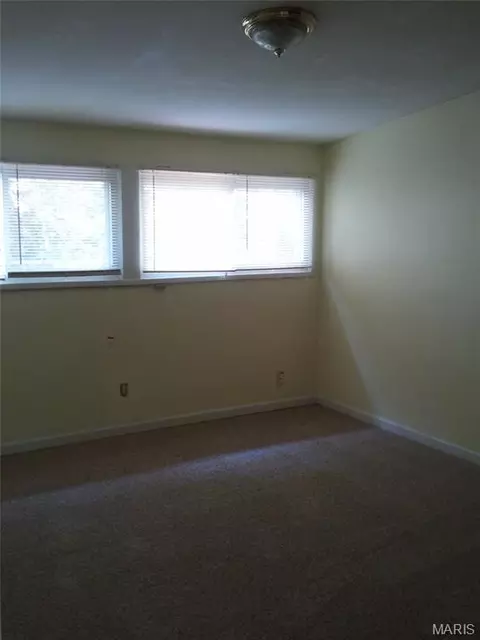 8501 Midwood Ave, Berkeley, MO 63134 photo 4