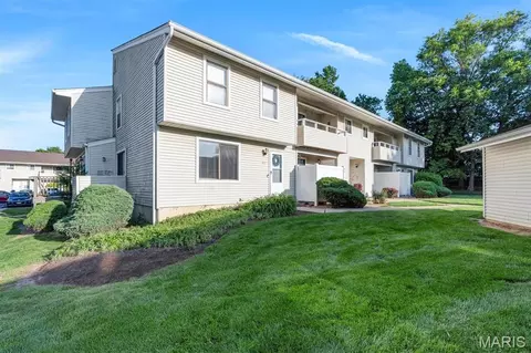613 Summer Winds Ln #B, Saint Peters, MO 63376