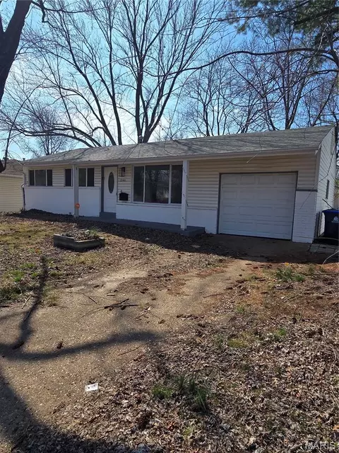 1240 Mullanphy Rd, Florissant, MO 63031