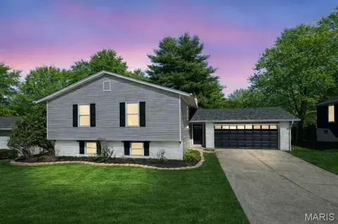 242 Berlekamp Dr, Saint Charles, MO 63303