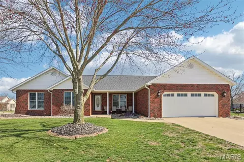 14220 Saint James Ln, Breese, IL 62230