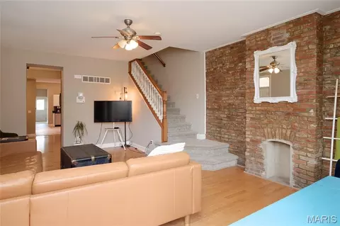 2703 Mcnair Ave, Saint Louis, MO 63118