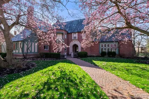 7146 Wydown Blvd, Clayton, MO 63105