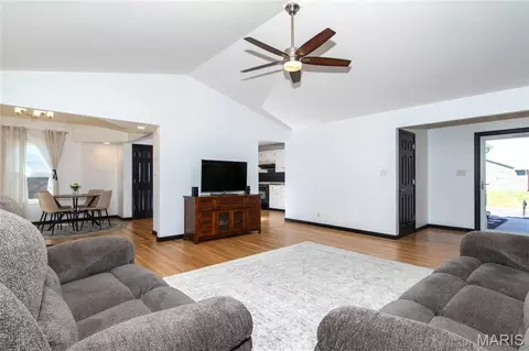 320 Harvest St, Millstadt, IL 62260