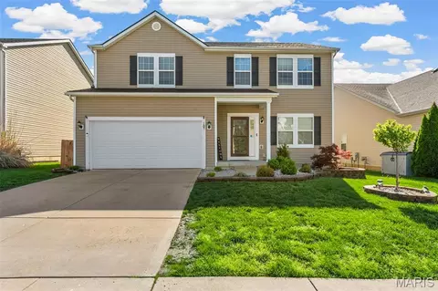 187 Fox Creek Dr, Wentzville, MO 63385