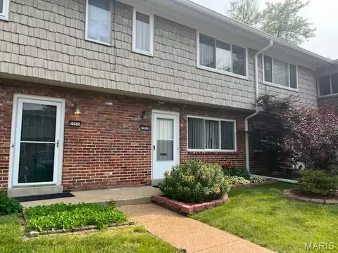 10843 Carroll Wood Way, Saint Louis, MO 63128