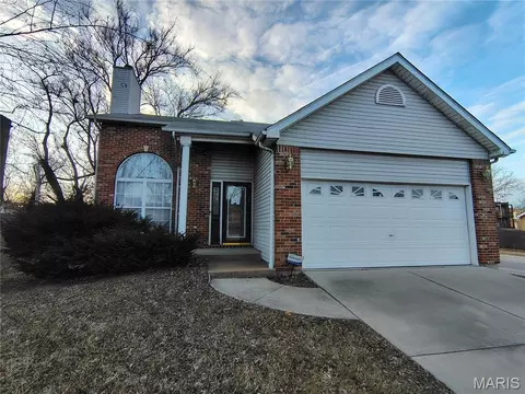 1543 Hogan St, Saint Louis, MO 63106