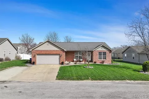 15 Rosewood Ln, Aviston, IL 62216