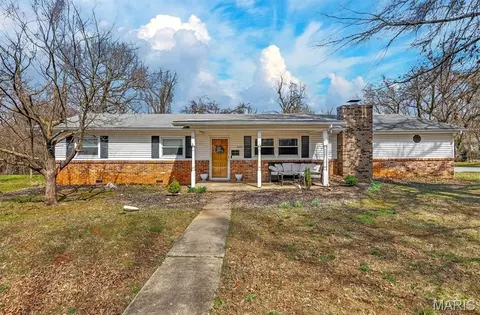 2855 E Lombard St, Springfield, MO 65802