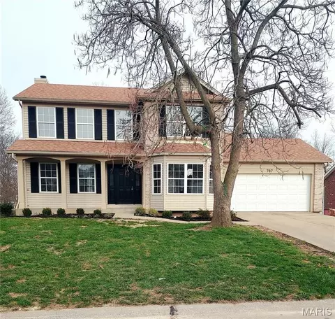 878 Whispering Windsong Dr, O'fallon, MO 63366