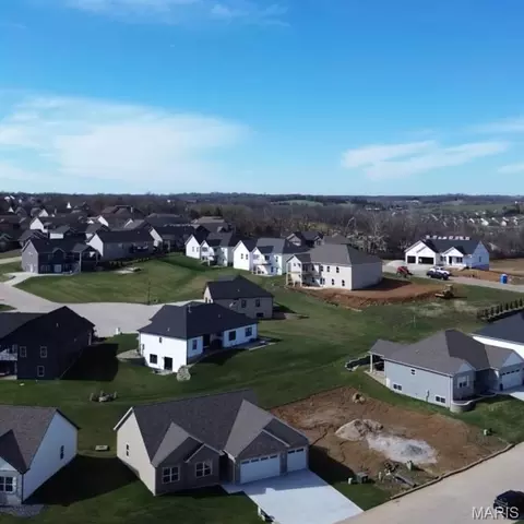 2781 Earth Crest Dr, Washington, MO 63090