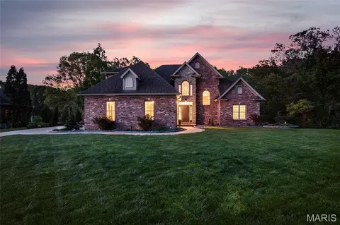 4507 Eagle Ridge Ct, Godfrey, IL 62035