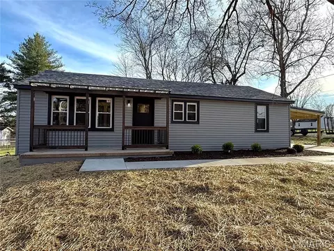 28 Park St, Farmington, MO 63640