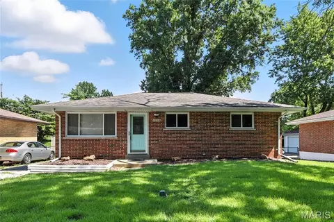 1113 Walker Ave, Saint Louis, MO 63138