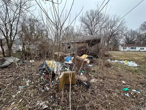 1214 Richard Dr, Cahokia, IL 62206