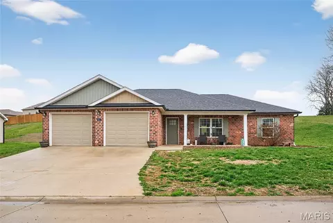 467 Castle Leoch Dr, Jackson, MO 63755