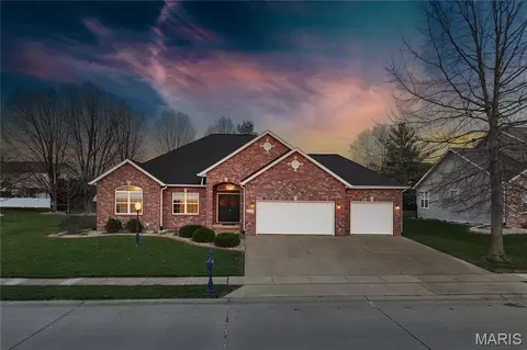 3352 Garvey Ln, Edwardsville, IL 62025