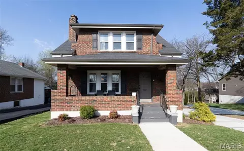 9513 Sappington Rd, Saint Louis, MO 63126