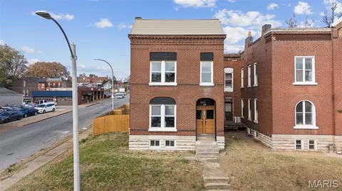 6827 Minnesota Ave, Saint Louis, MO 63111