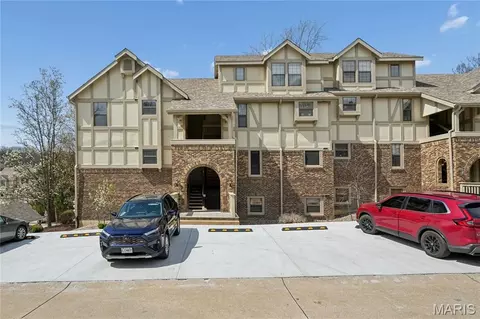 2303 Yosemite Park Ct #C, Maryland Heights, MO 63043