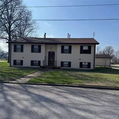 300 N 1st St, Breese, IL 62230