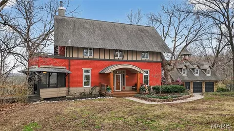 8 Grandview Trl, Eureka, MO 63025