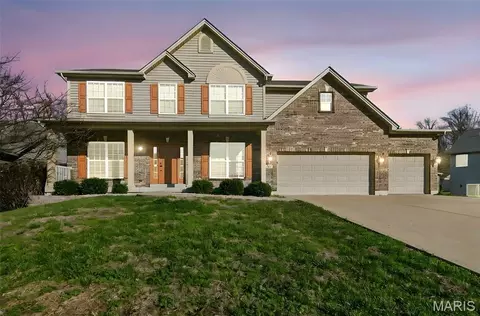 105 Kendl Ct, Florissant, MO 63031