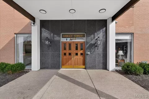 900 S Hanley Rd #6C, Clayton, MO 63105