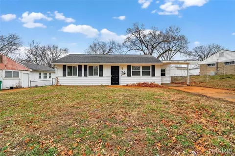 7809 Ellington Dr, Saint Louis, MO 63121