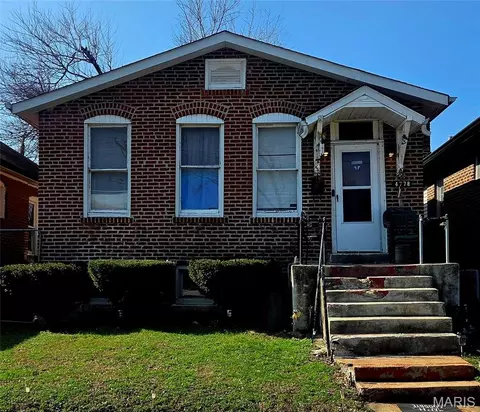 4778 Highland Ave, Saint Louis, MO 63113