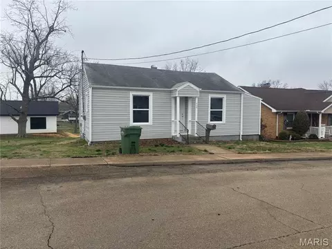 408 Park Dr, Fredericktown, MO 63645