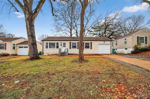 1128 Grenshaw Dr, Saint Louis, MO 63137