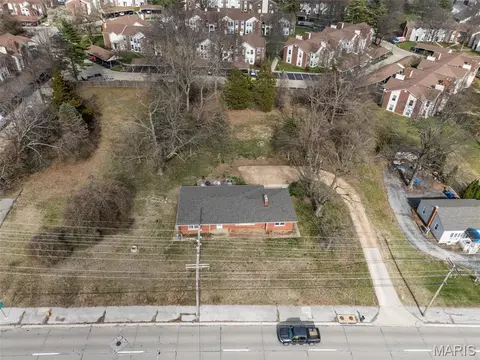 960 Chesterfield Pkwy E, Chesterfield, MO 63017