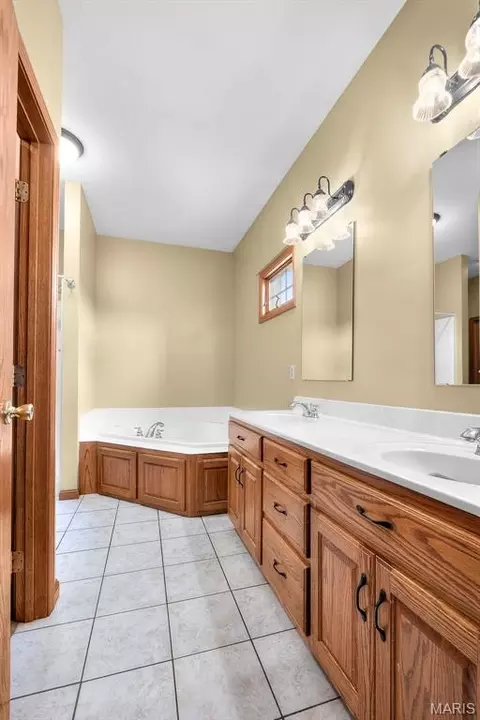 Bath - 243 Eagle Ridge Ln, Jackson, MO 63755 photo 1 of 4