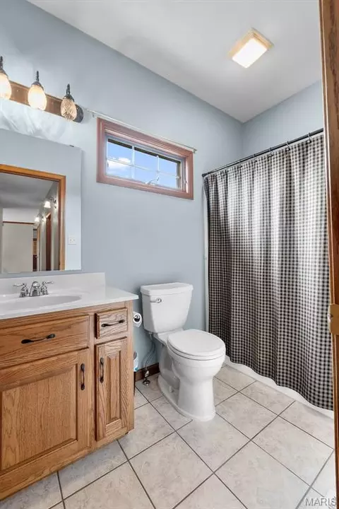 Bath - 243 Eagle Ridge Ln, Jackson, MO 63755 photo 3 of 4