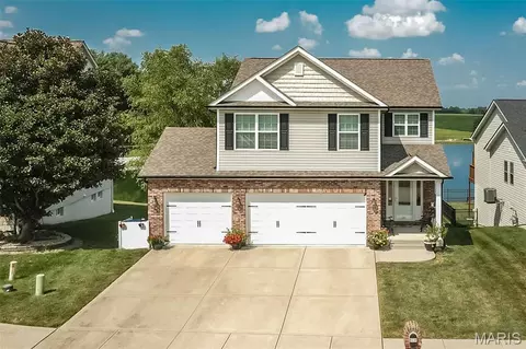 1338 Orchard Lakes Cir, Belleville, IL 62220