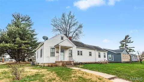 804 E 12th St, Rolla, MO 65401