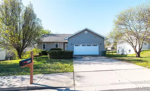 204 Becca Dr, Rolla, MO 65401