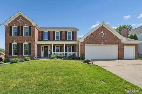 5725 Biddeford Dr, Saint Louis, MO 63128