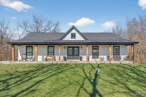 8104 Brickyard Hill Rd, Worden, IL 62097