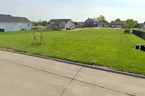 405 Bardswell Dr, Millstadt, IL 62260