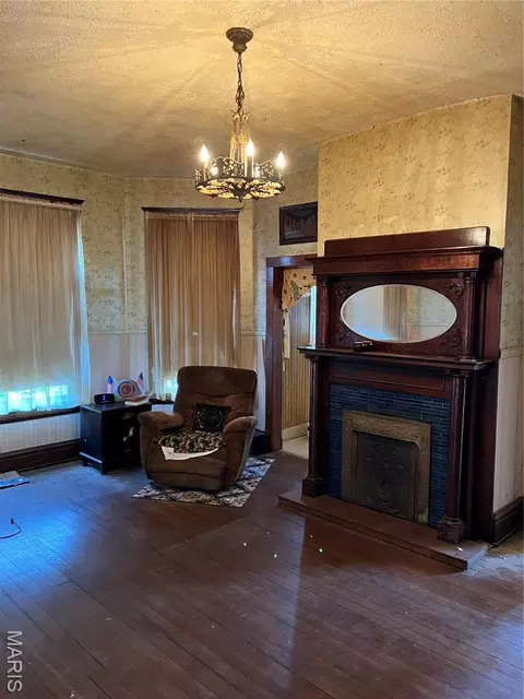 Living - 101 E 1st North St, Mount Olive, IL 62069 photo 1 of 1