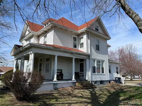 Exterior - 101 E 1st North St, Mount Olive, IL 62069 photo 4 of 4