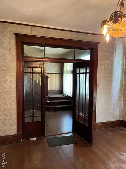 Entry Way - 101 E 1st North St, Mount Olive, IL 62069 photo 2 of 5