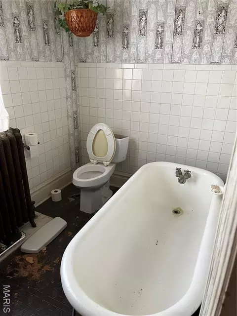 Bath - 101 E 1st North St, Mount Olive, IL 62069 photo 3 of 3