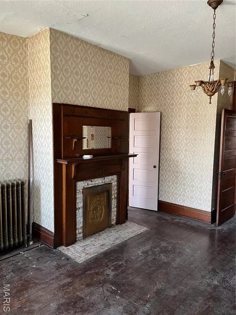 Bedroom - 101 E 1st North St, Mount Olive, IL 62069 photo 1 of 5