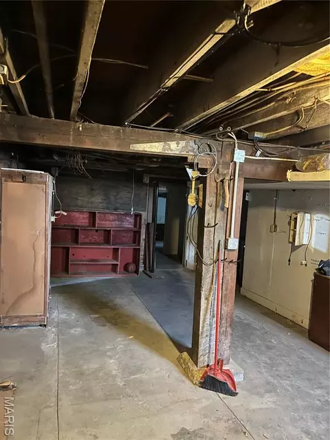 Entry Way - 101 E 1st North St, Mount Olive, IL 62069 photo 5 of 5